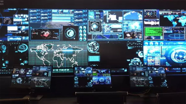 重点核查消防设施维护记录、应急照明与疏散指示标志完好情况、疏散通道畅通性、电气线小时值班制度落实等关键环节