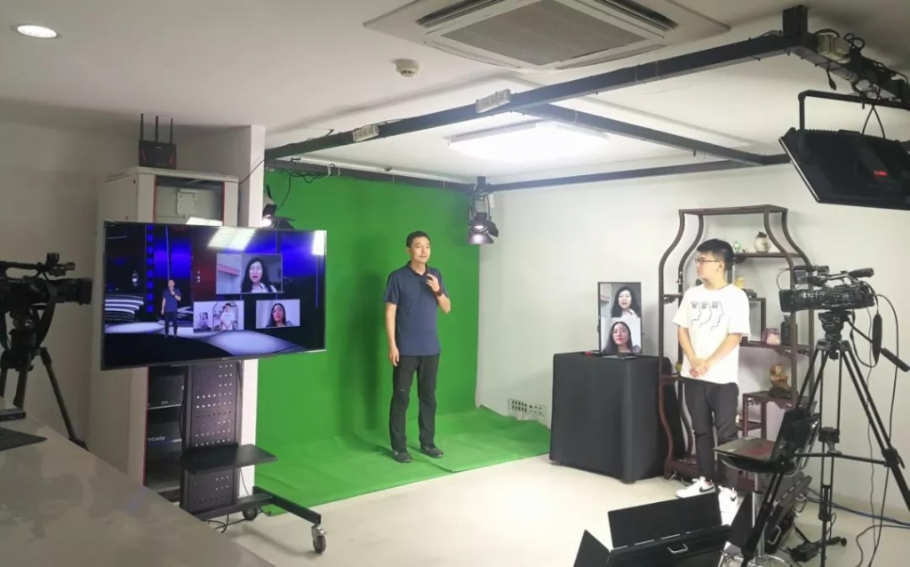 让学生在沉浸式体验中树立法治观念