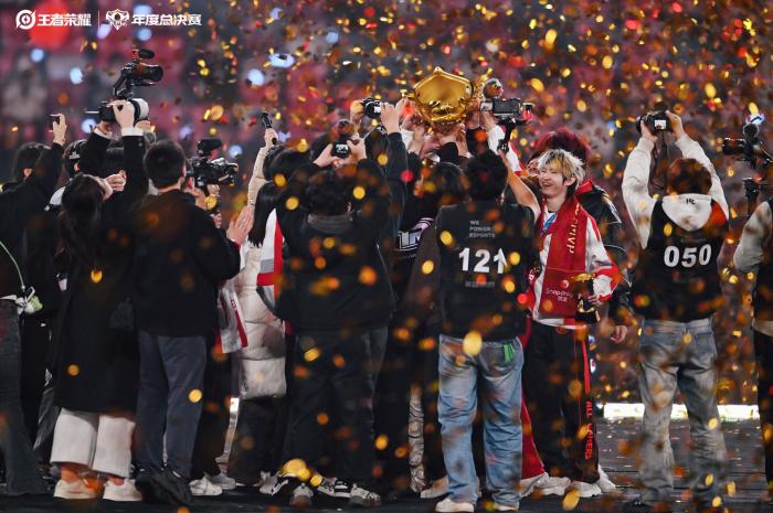 AG蝉联KPL年度总冠军，赛事现场观众人数突破世界