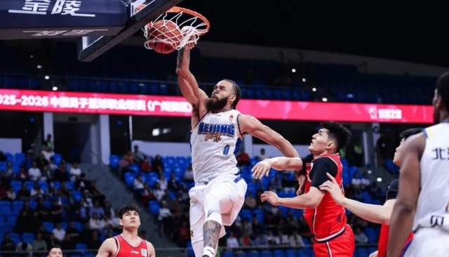 北京男篮力克广州迎三喜一忧 内线组合成胜负关