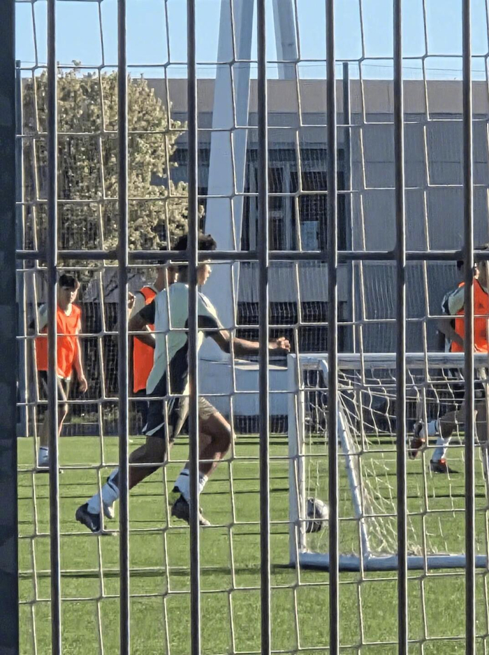 C罗之子迷你罗现身皇马训练基地参与青训合练