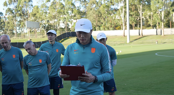 国足热身赛迎强敌 喀麦隆试金石考验邵佳一首秀