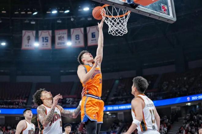 cba常规赛第35轮上海久事男篮16连胜追平上赛季纪