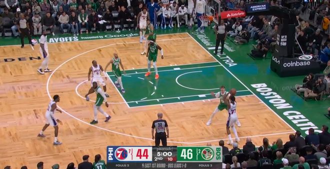 76人新秀埃奇库姆爆发 30分10篮板助球队逆转凯尔