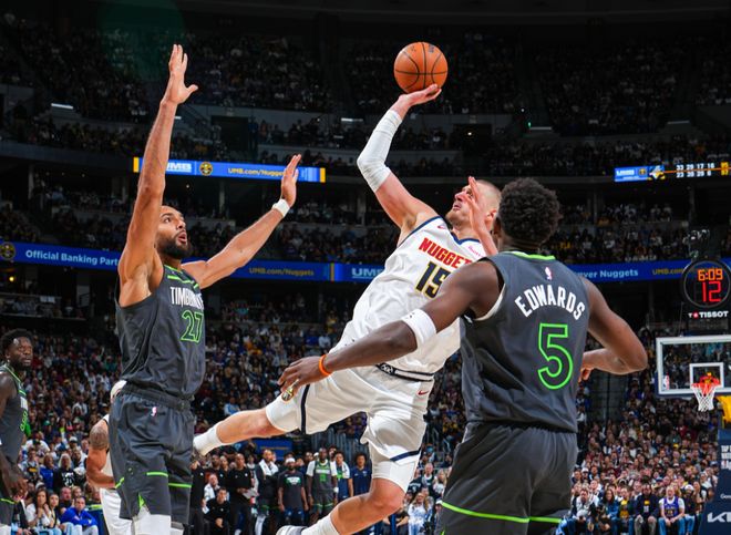 掘金季后赛首战失利 阵容隐患暴露 面临淘汰危机